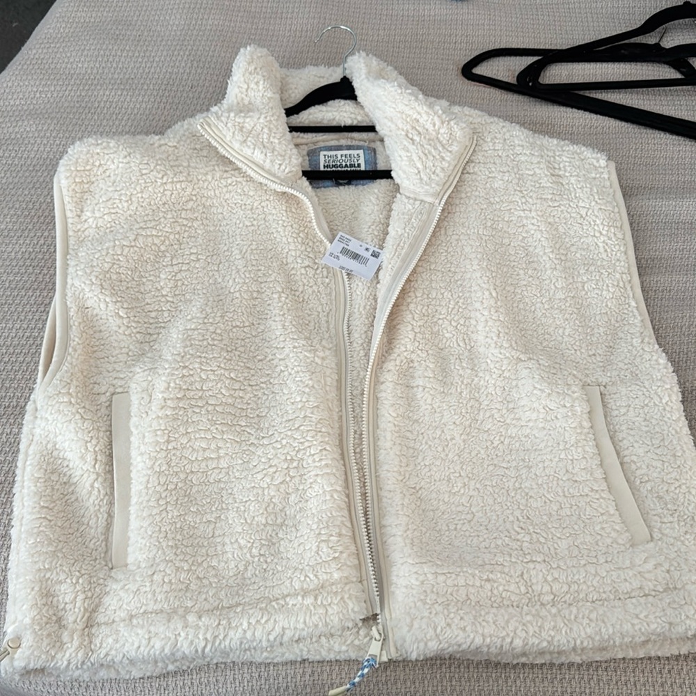 AE vest